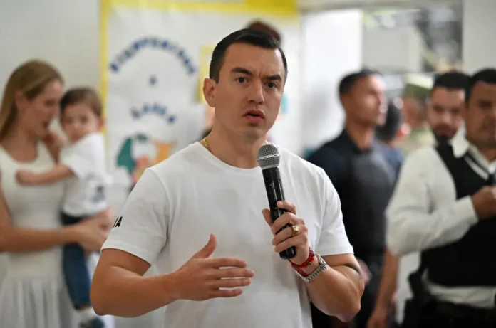 Mientras estaba escondido, Chavarría ayudó a coordinar envíos de drogas, ordenó asesinatos en Ecuador y controló operaciones mineras ilegales, afirmó el presidente ecuatoriano Daniel Noboa en X.AFP vía Getty Images