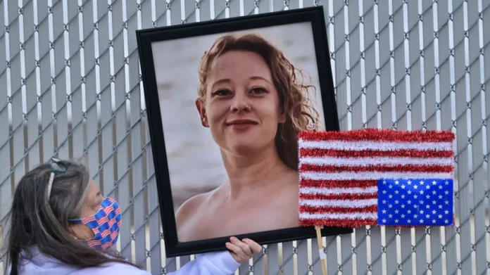 Una imagen de Renee Good, la mujer abatida a tiros por un agente de ICE en Minneapolis.