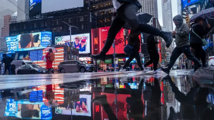 Times Square en Nueva York: meca turística y teatral de fama mundial. Crédito: Adam Gray | AP